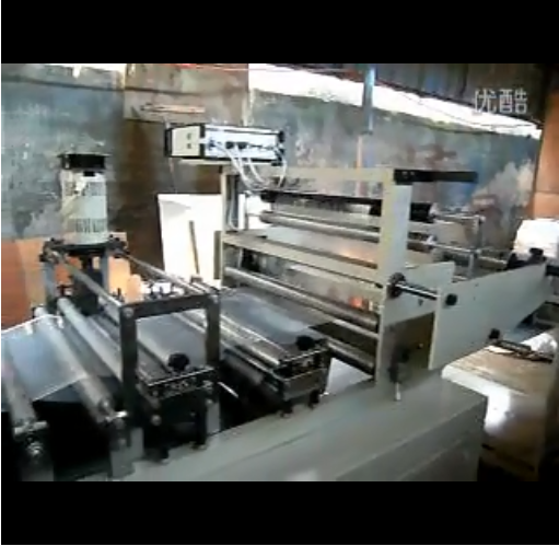 無(wú)紡布手提袋拉鏈制袋機(jī)